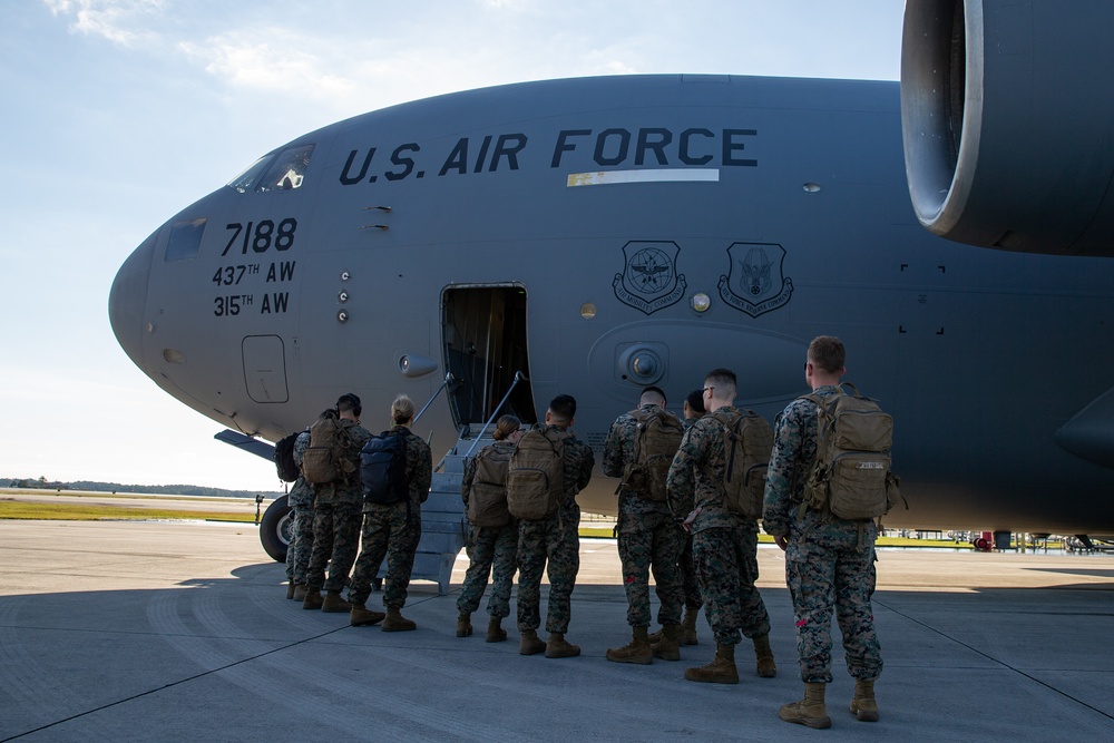 DVIDS - Images - Marines and Airmen Train in C-17 Aerial Embarkation ...