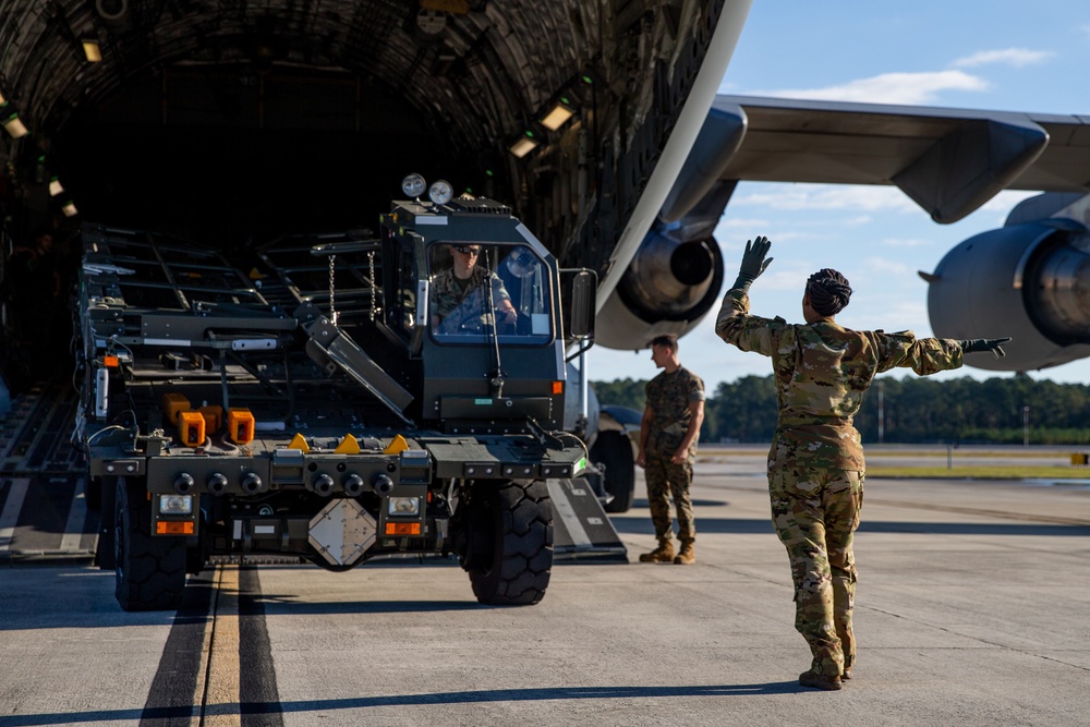 DVIDS - Images - Marines and Airmen Train in C-17 Aerial Embarkation ...