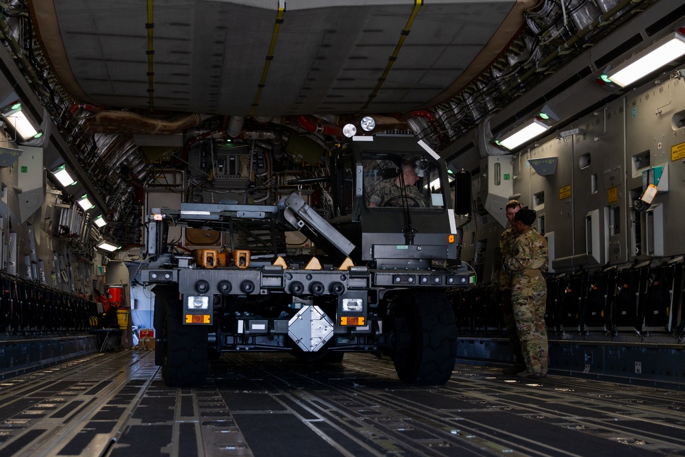 Marines and Airmen Train in C-17 Aerial Embarkation