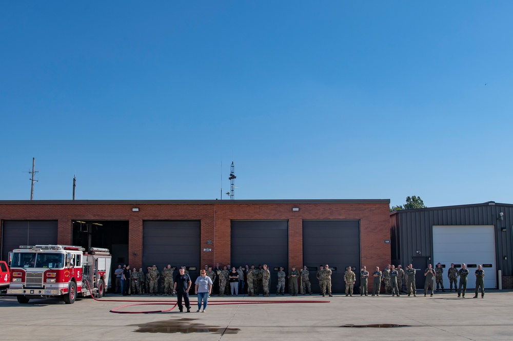 Senior Master Sgt. Dennis Folk fini flight after 35 years of service and 9700+ hours flying