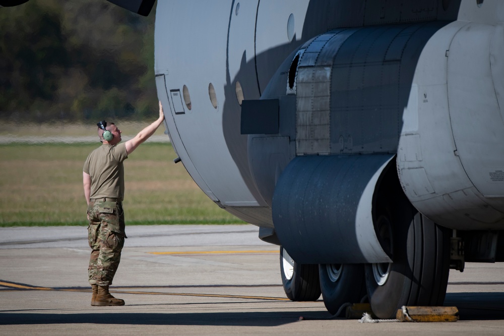 Senior Master Sgt. Dennis Folk fini flight after 35 years of service and 9700+ hours flying