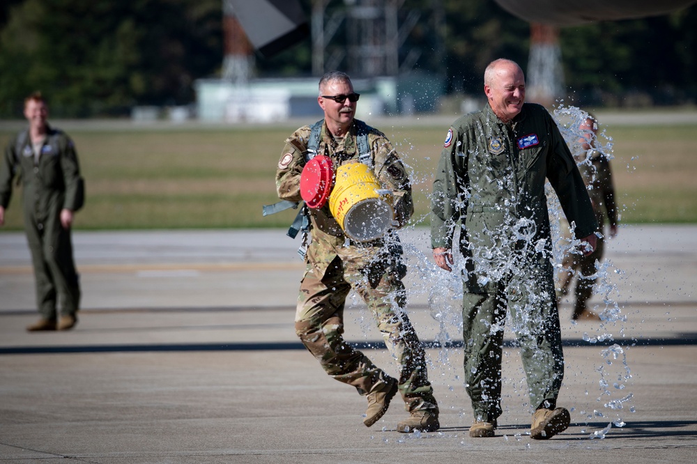 Senior Master Sgt. Dennis Folk fini flight after 35 years of service and 9700+ hours flying