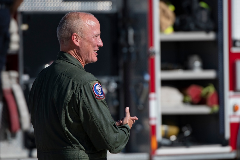 Senior Master Sgt. Dennis Folk fini flight after 35 years of service and 9700+ hours flying