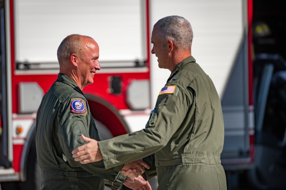 Senior Master Sgt. Dennis Folk fini flight after 35 years of service and 9700+ hours flying