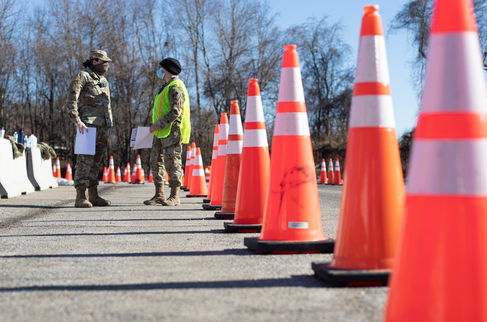 58th EMIB Soldiers support Six Flags America Mass Vaccination Site