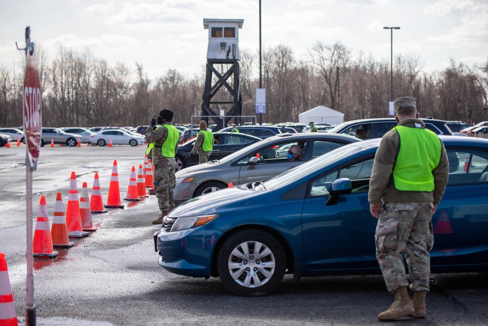 58th EMIB Soldiers support Six Flags America Mass Vaccination Site
