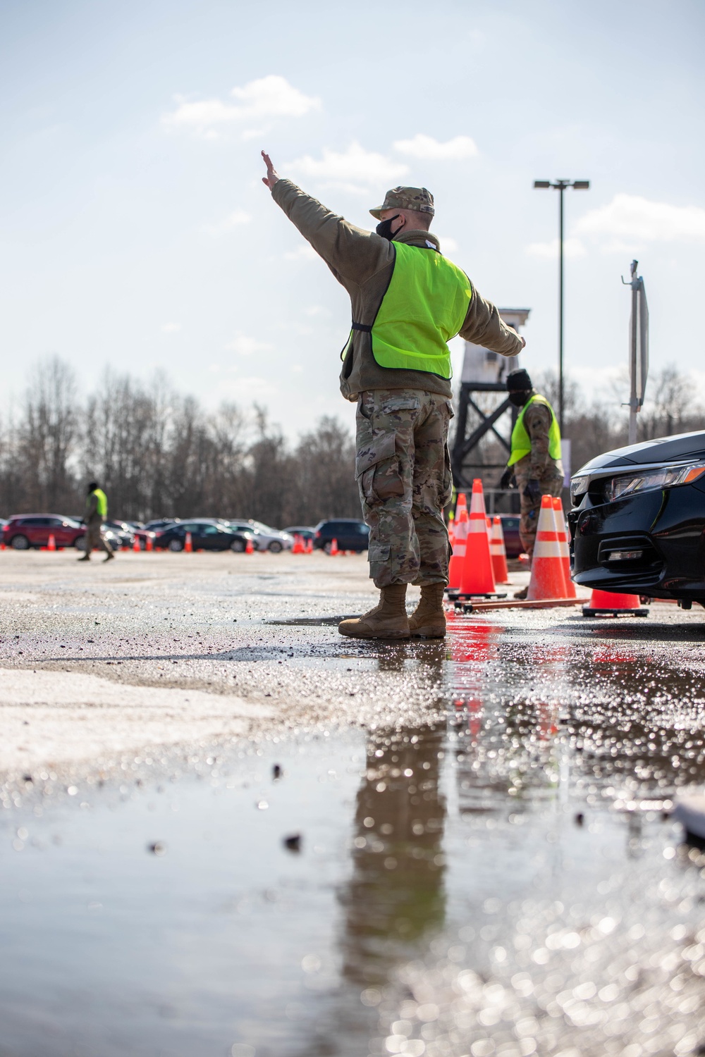 58th EMIB Soldiers support Six Flags America Mass Vaccination Site