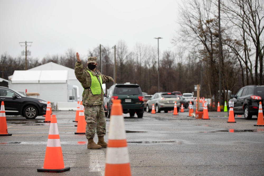 58th EMIB Soldiers support Six Flags America Mass Vaccination Site