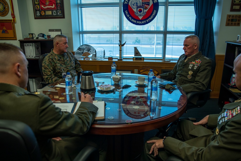 III MEF CG Visits USFK leaders