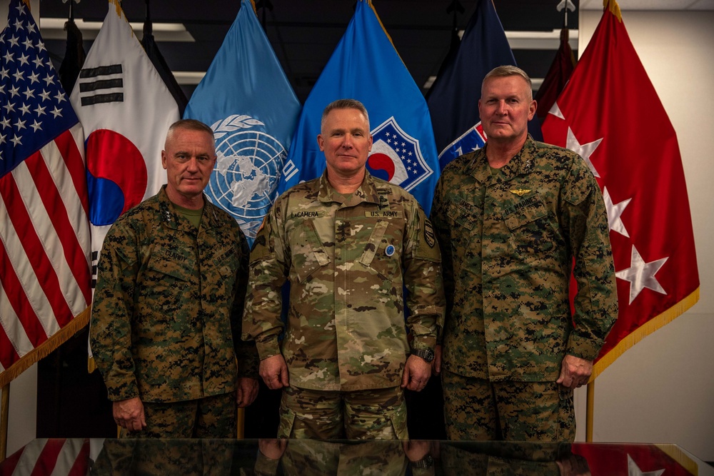 III MEF CG Visits USFK leaders