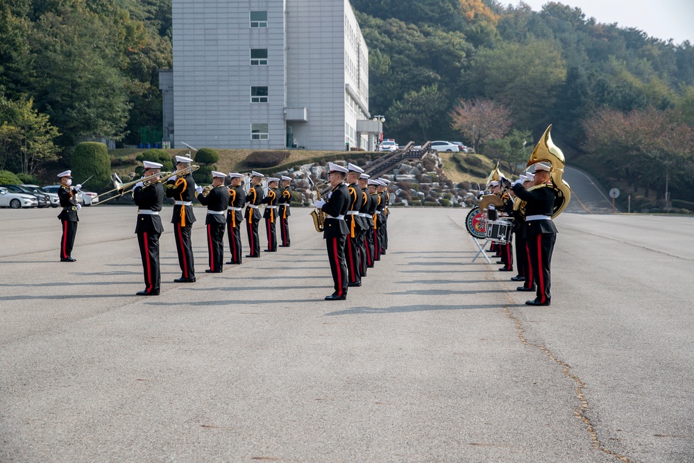 III MEF CG visits ROKMC