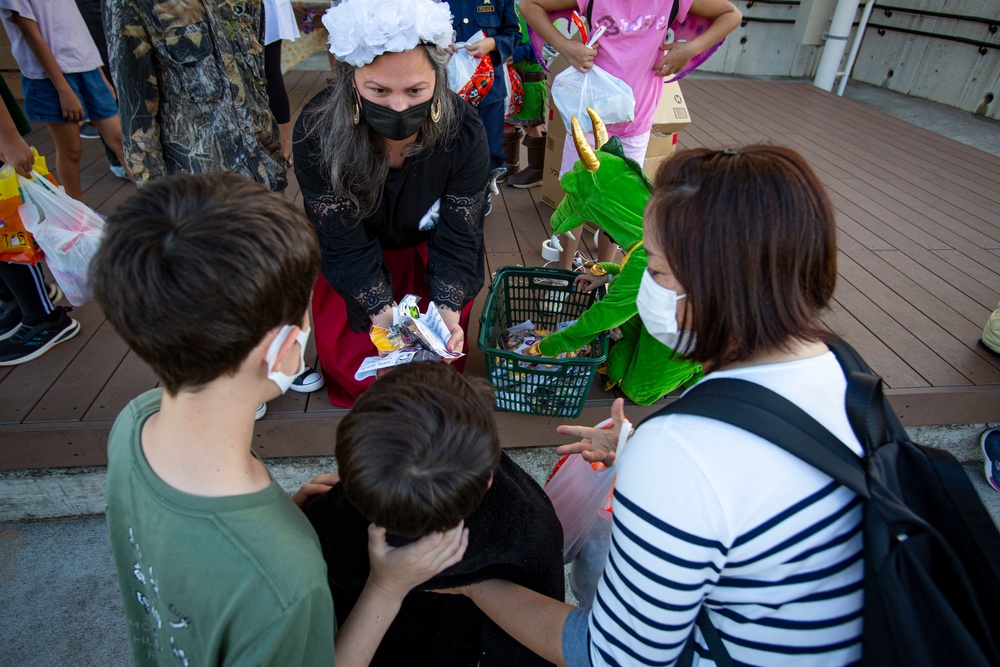 Cultural exchange Halloween event with Bechtel and Kawasaki Elementary School