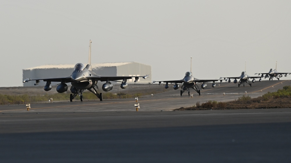 F-16 Fighting Falcon arrival