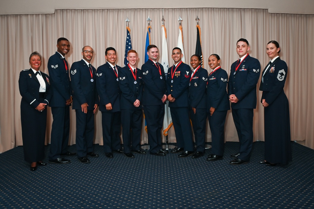 ALS graduates Air Force, Coast Guard future leaders