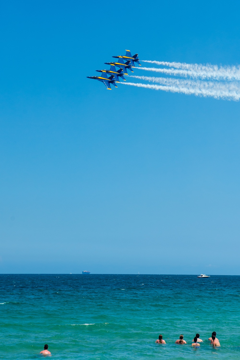 Blue Angels Navy Flight Demonstration Team – Fort Lauderdale, Florida