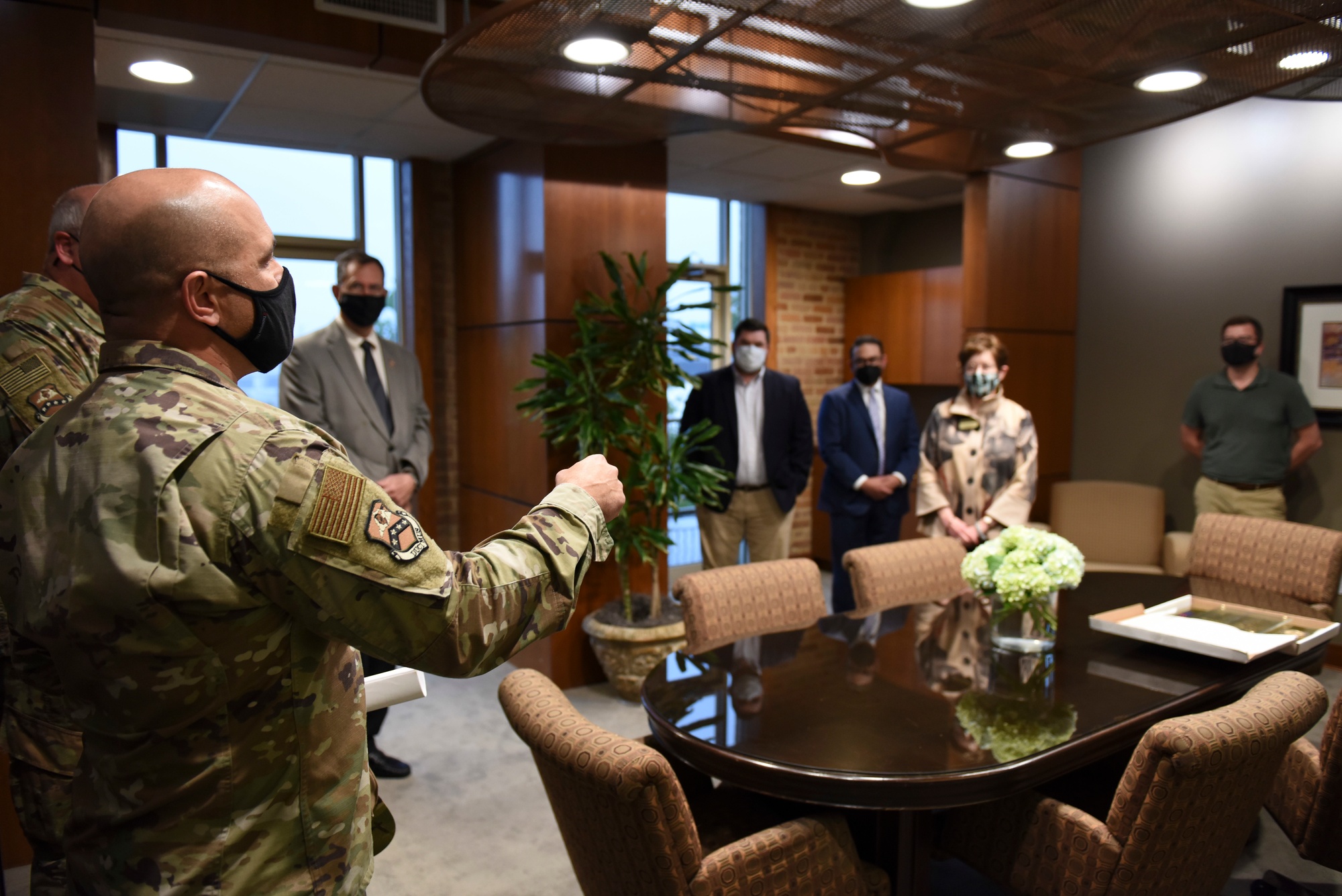 DVIDS - Images - ESGR Arkansas Chapter presents Little Rock law firm with  Patriot Award [Image 4 of 5]