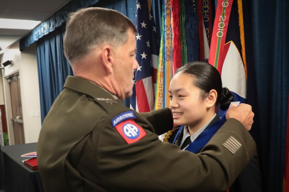 PRESENTING JROTC HONORS