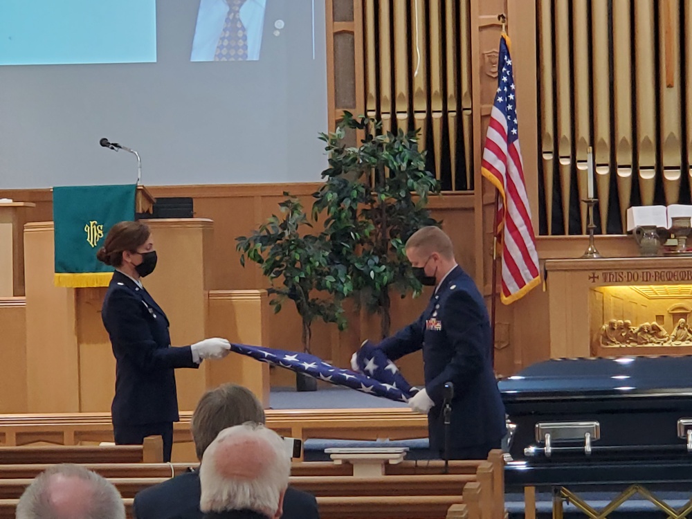 14 IS Airmen perform funeral honors for WWII vet