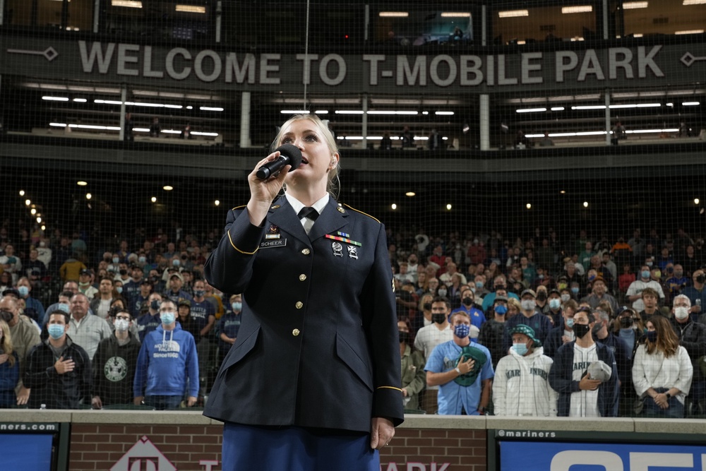 Washington National Guard vocalist lives out her dreams during MLB game