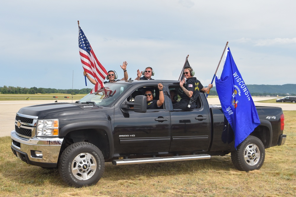 Blue Angels Navy Flight Demonstration Team – La Crosse, Wisconsin