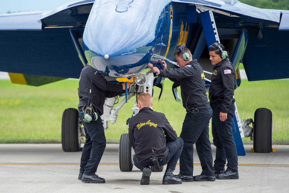 Blue Angels Navy Flight Demonstration Team – Latrobe, PA