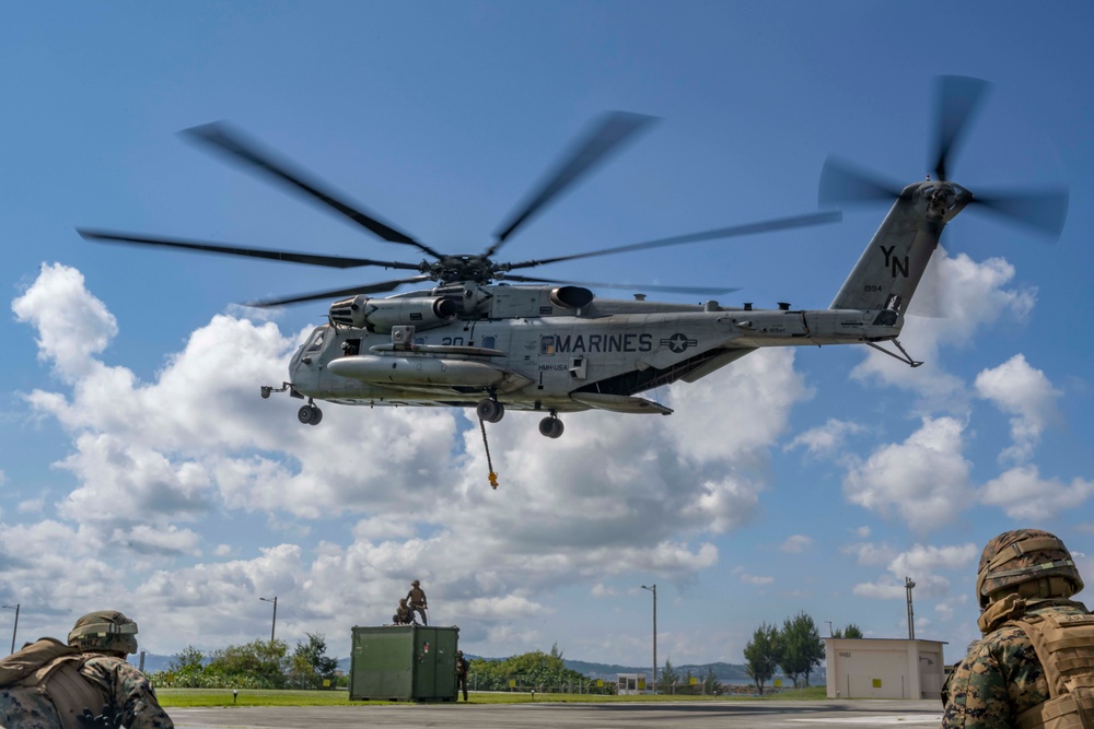 HMH-462 Training at CFAO White Beach