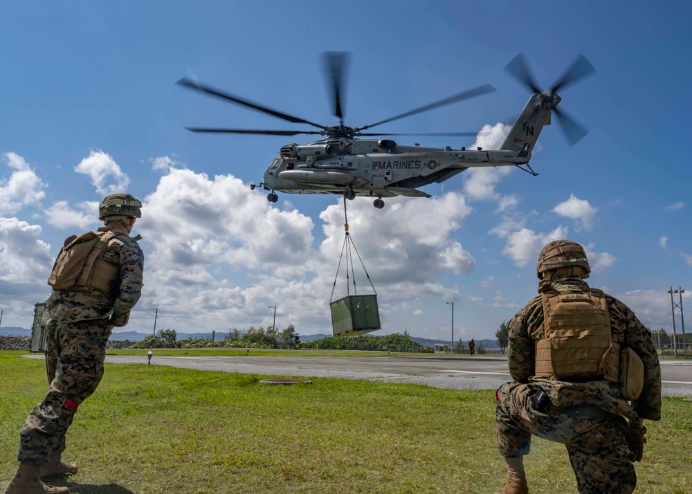 HMH-462 Training at CFAO White Beach