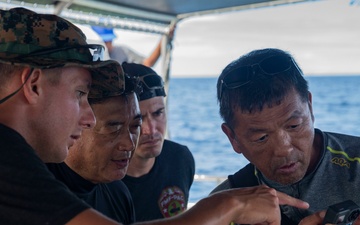 Task Force Koa Moana 21 LEON Marines Identify Underwater Manmade Mine-Like Objects