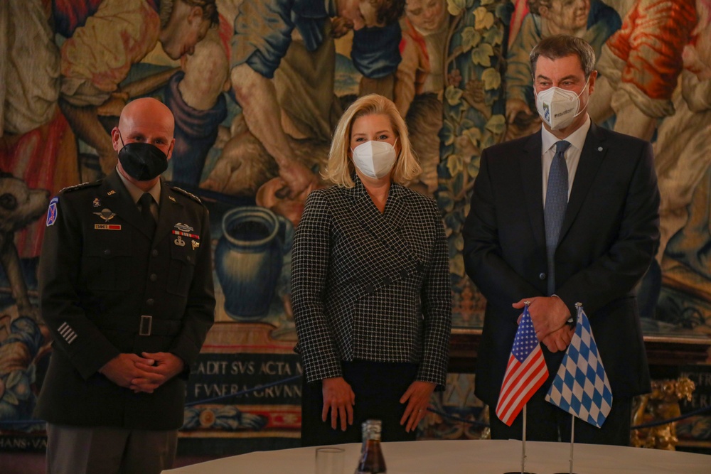 Gen. Christopher Cavoli, U.S. Army Europe and Africa Commanding General, the Honorable Christine Wormuth, U.S. Secretary of the Army, and Markus Soeder, the Bavarian Minister President, Pose for a Photo Before the Bavarian Streamer Ceremony