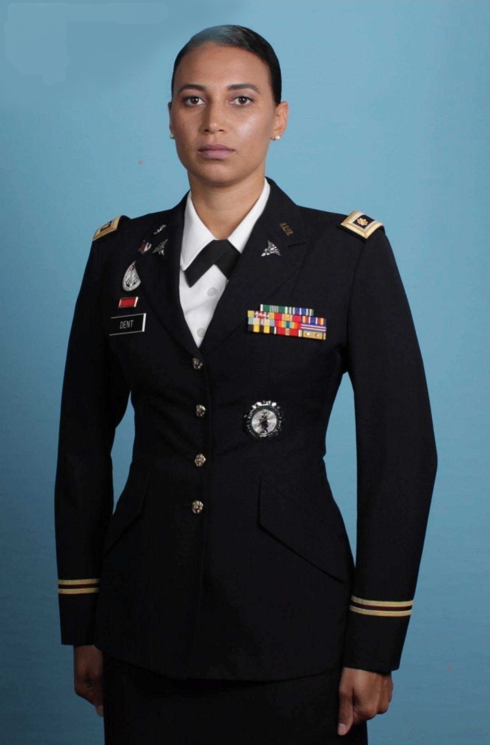 Army Medicine Maj. Elise Dent Crowned Ms. Veteran America