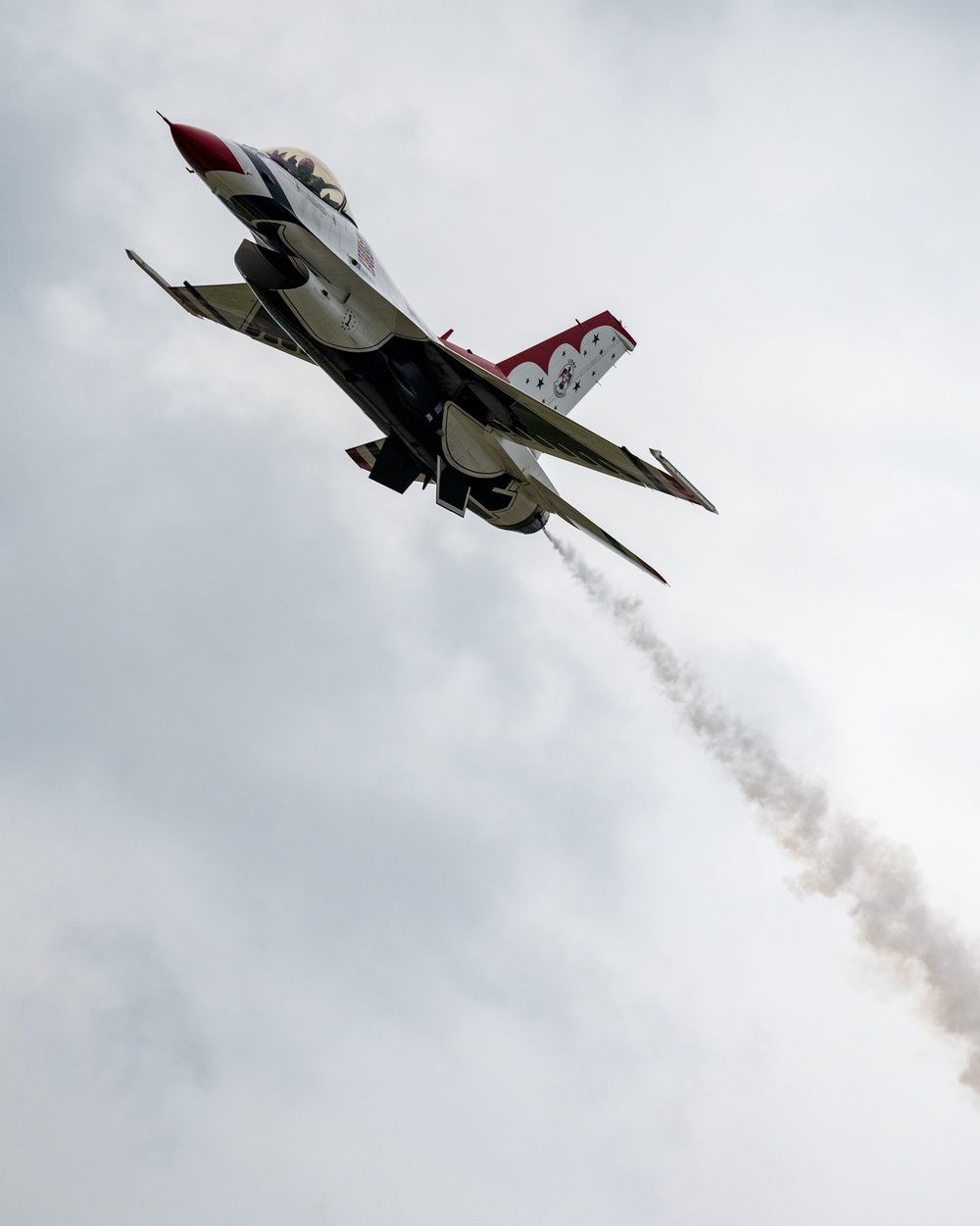 Thunderbirds dazzle at Dayton Air Show