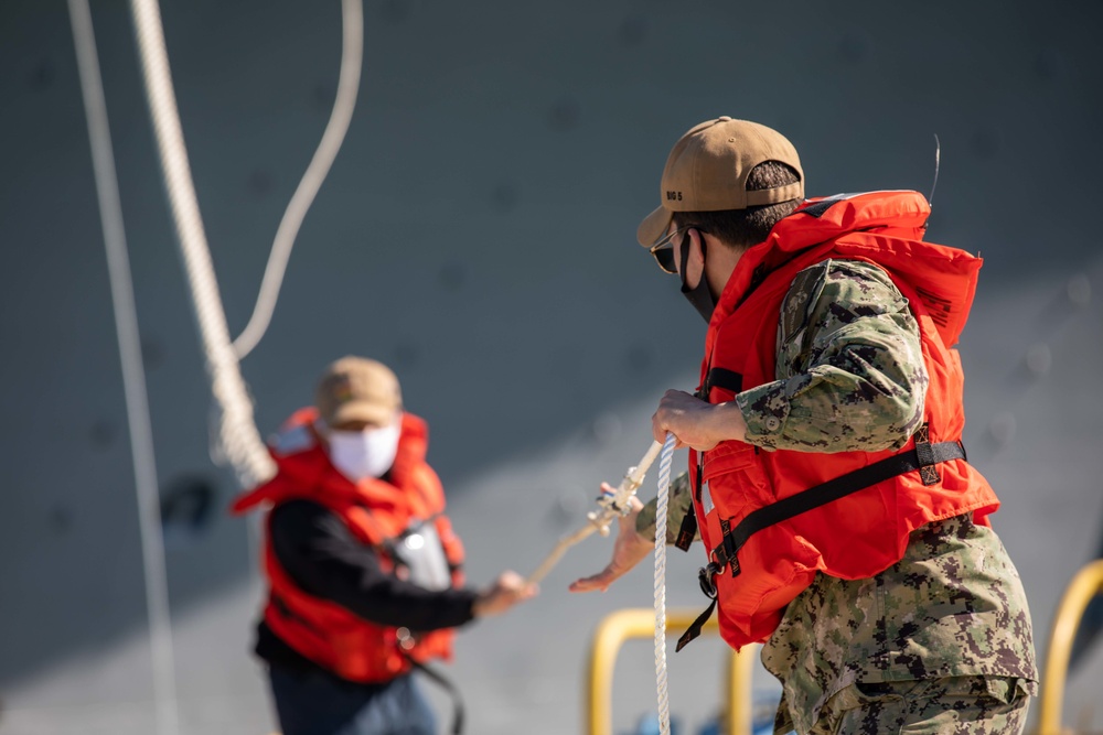 USS Bataan (LHD 5) Moves to Naval Station Norfolk