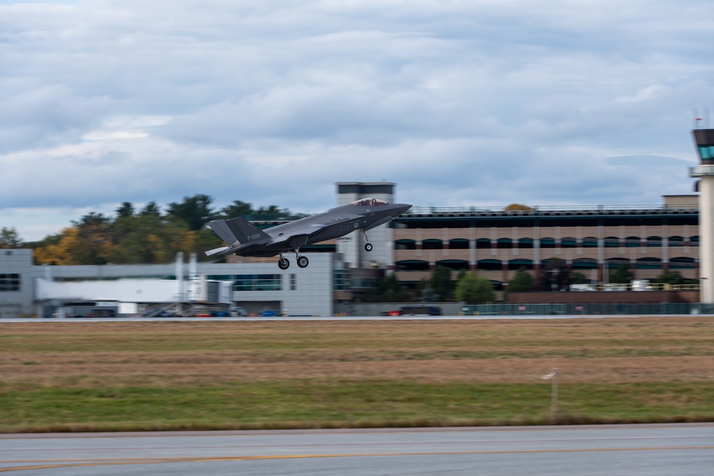 Dutch F-35s Depart VTANG