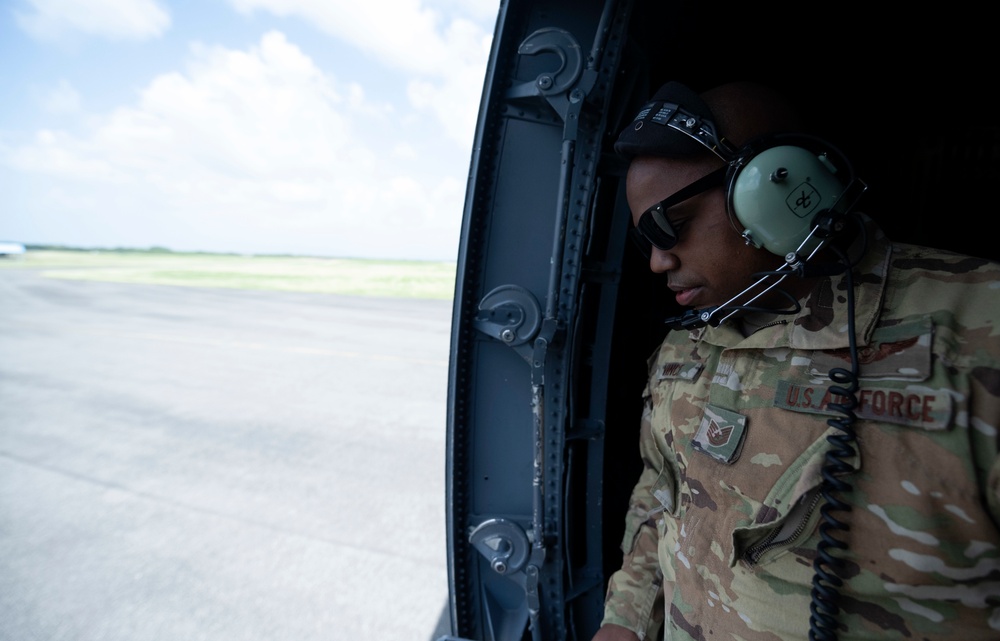 Travis Airmen train while delivering humanitarian aid to Dominican Republic