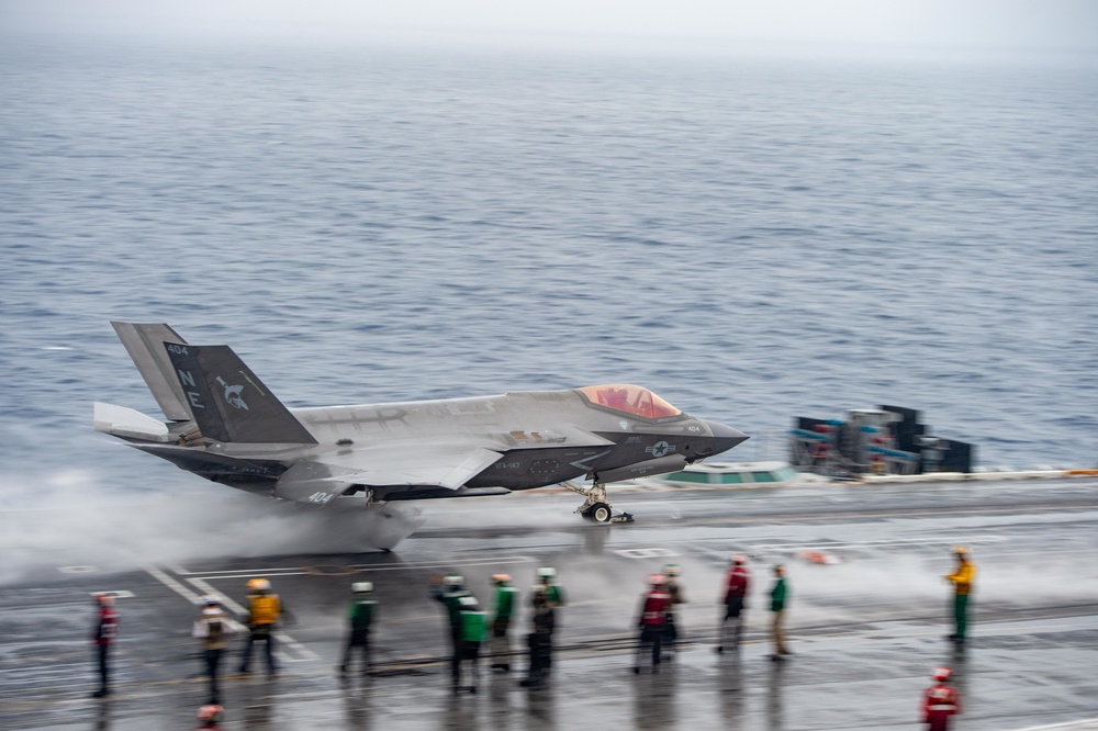 USS Carl Vinson (CVN 70) Conducts Flight Operations in the South China Sea