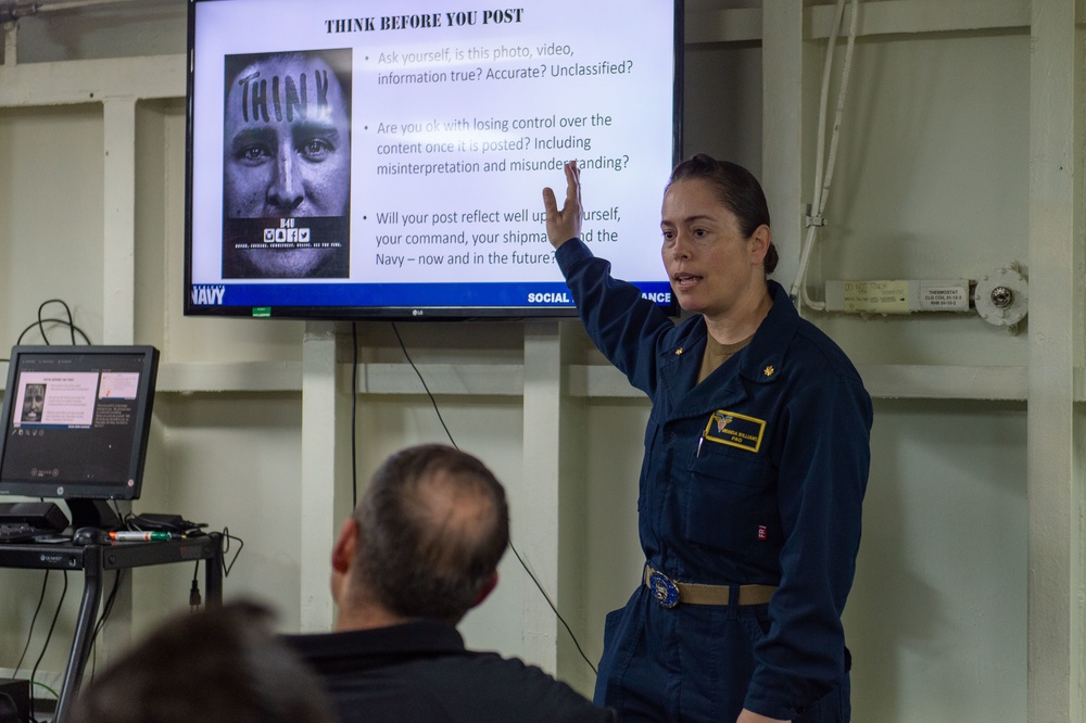 USS Carl Vinson (CVN 70) Public Affairs Officer Conducts Training