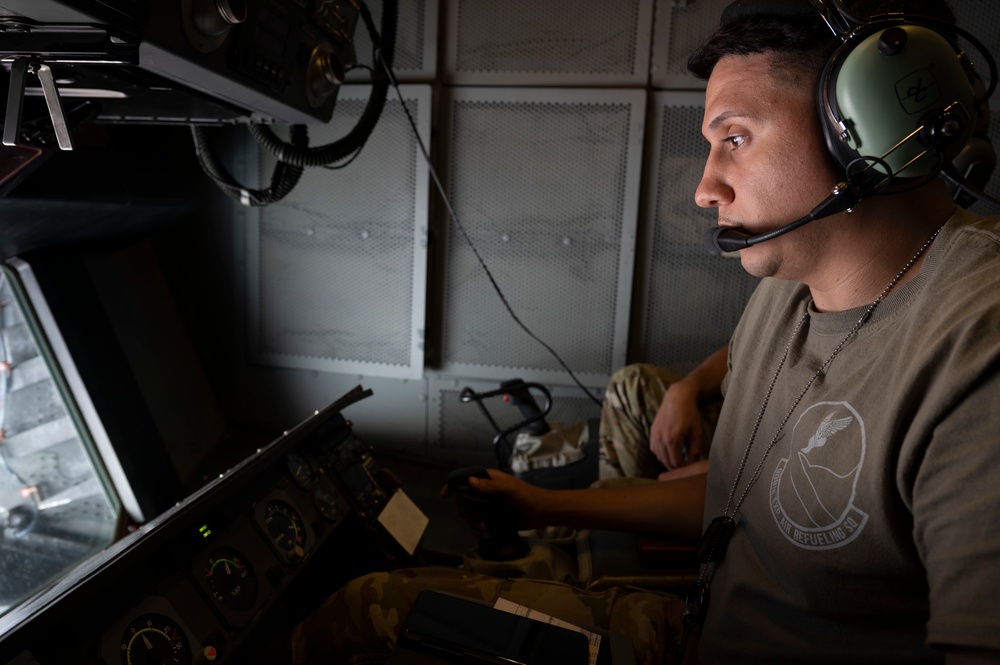 U.S. B-1 Conducts Presence Patrol in the Middle East with Regional Partners