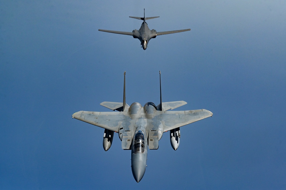 DVIDS - Images - U.S. B-1 Conducts Presence Patrol In The Middle East ...