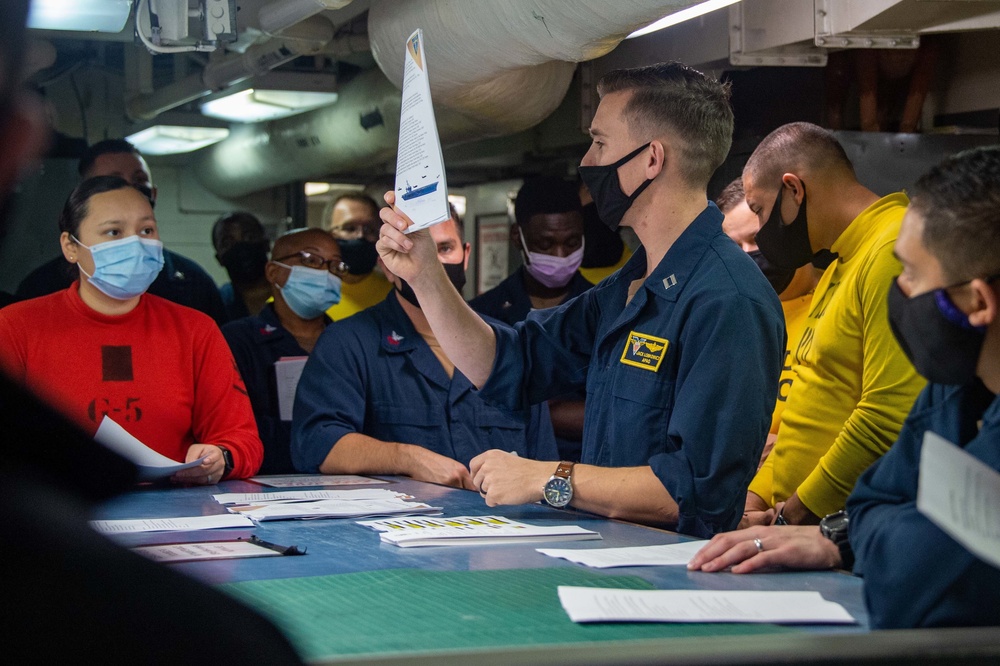 USS Carl Vinson (CVN 70) Public Affairs Officer Conducts Training