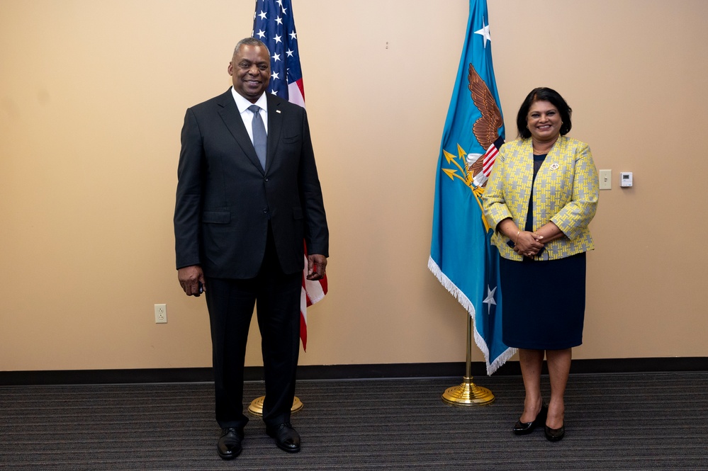 Secretary of Defense Meets With Suriname’s Minister of Defense