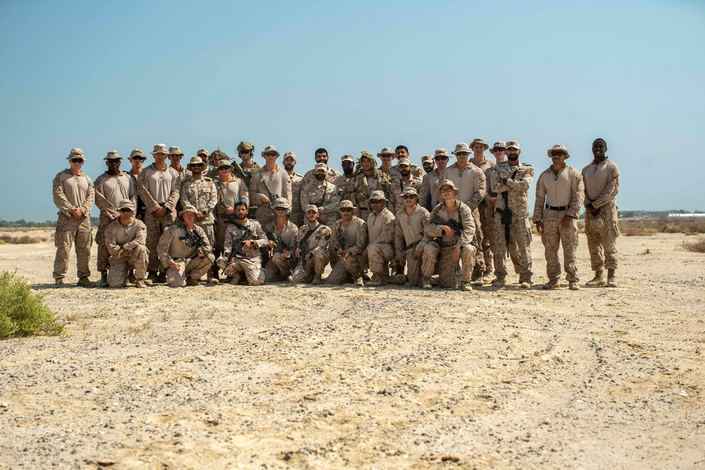 11th MEU Group photos with Kuwaiti Armed Forces