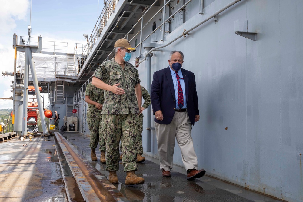 SECNAV Visits USS Emory S. Land