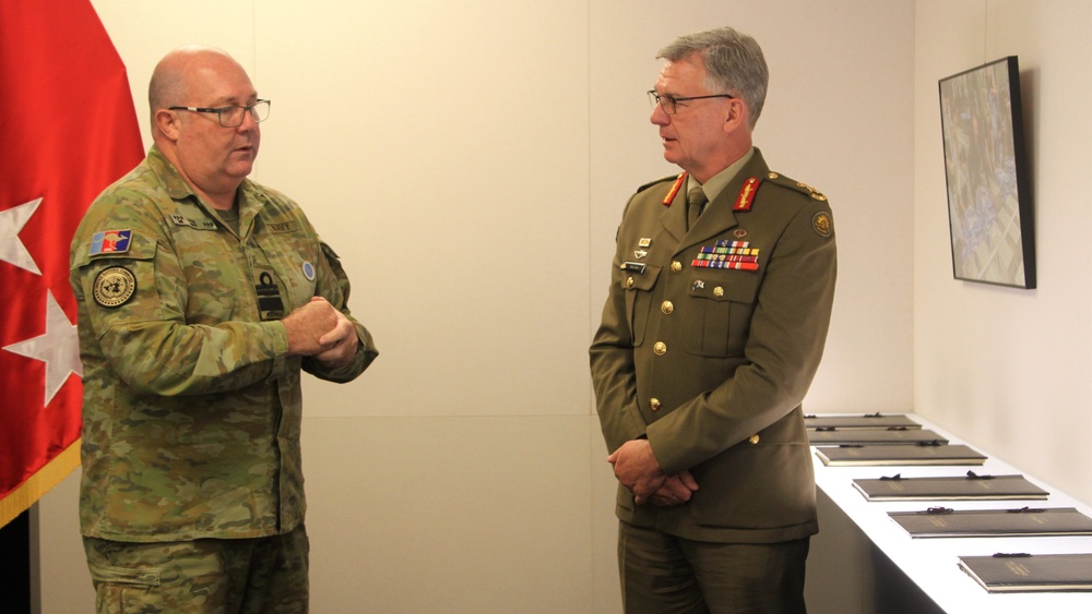 Australia Chief of Army visits the Republic of Korea