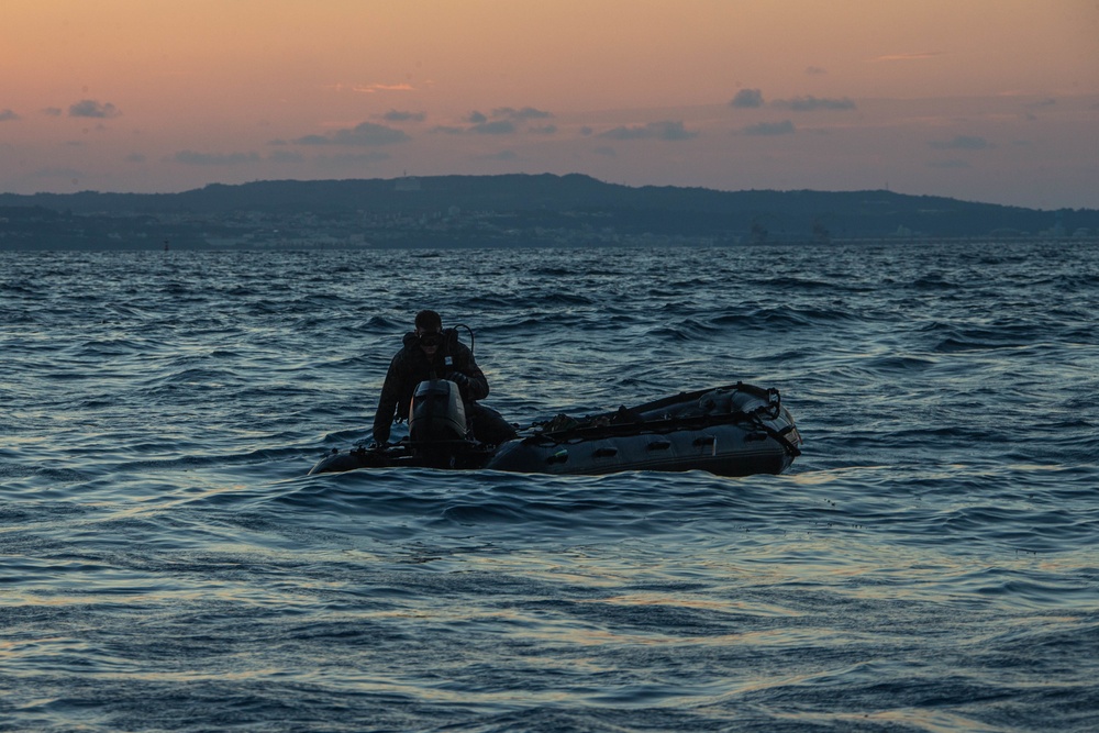 3d Reconnaissance Battalion conducts helocast training