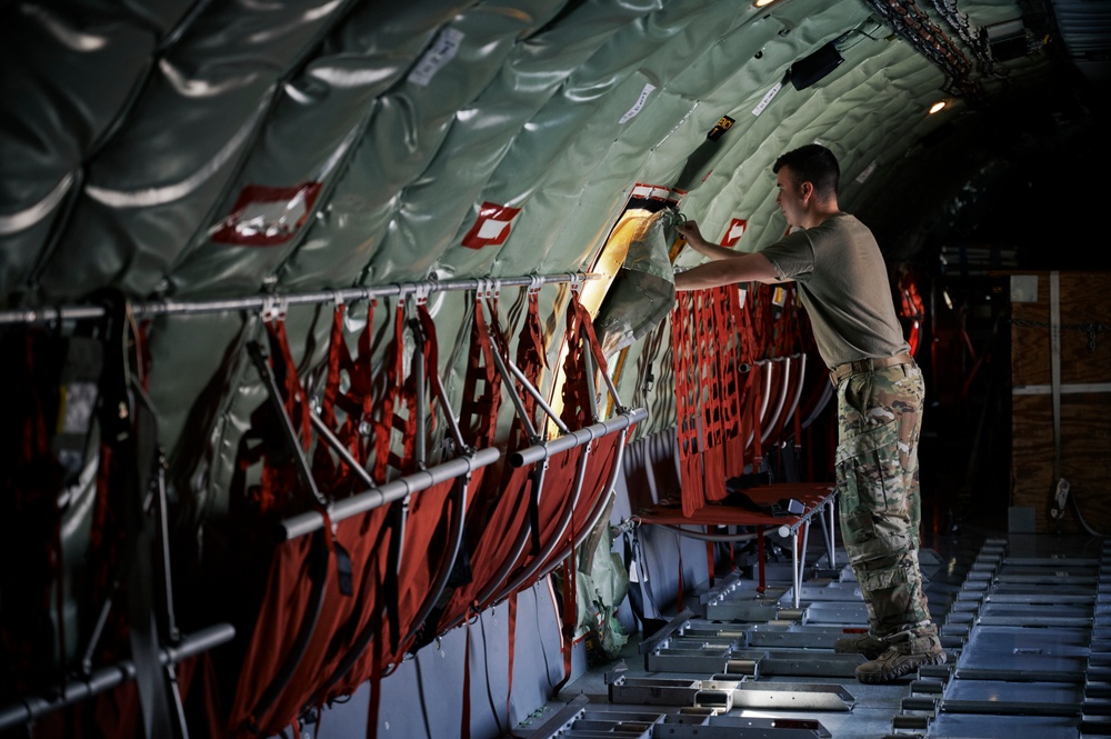 349th EARS refuels Air Force F-15E Eagles