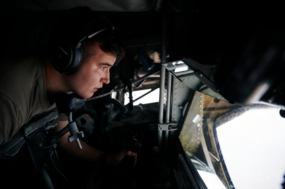 349th EARS refuels Air Force F-15E Eagles