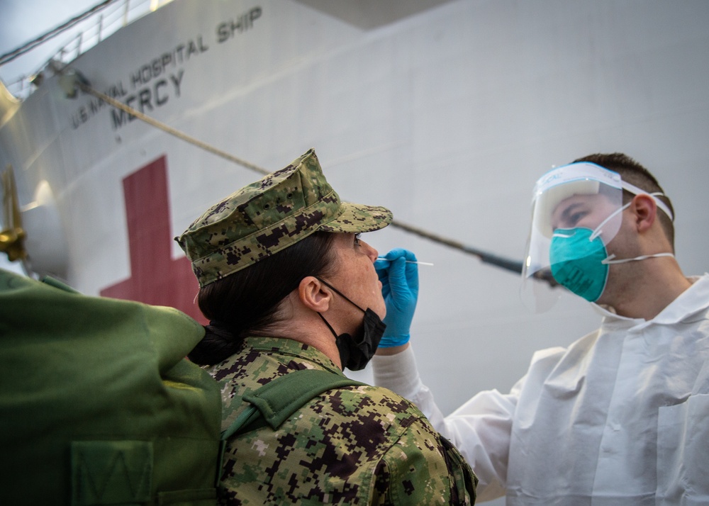 USNS Mercy (T-AH 19) Medical Treatment Facility (MTF) Sailors Check Aboard During MERCEX 22-1