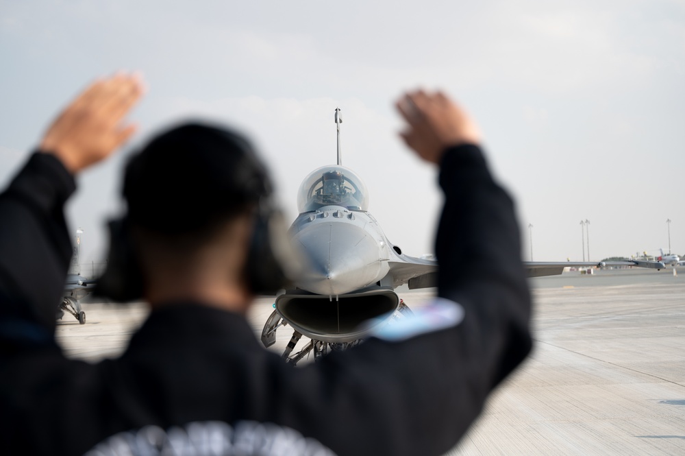 The Pacific Air Forces F-16 Demonstration Team Arrives in Dubai