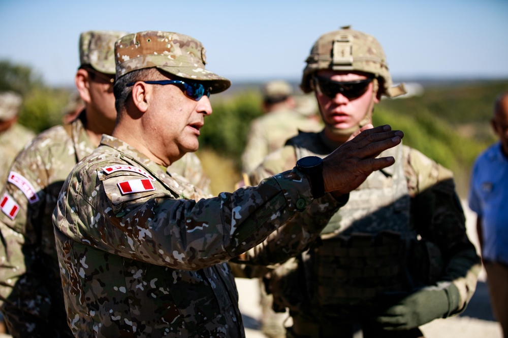 The Peruvian Army visits Fort Hood