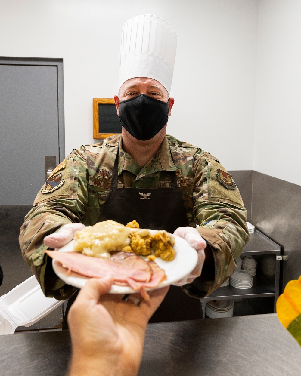 Leadership serves Wright-Patt Airmen holiday meal